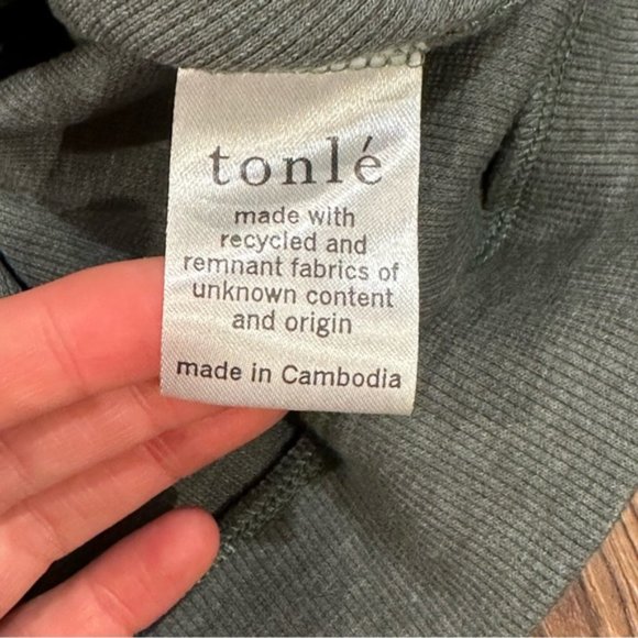 NWT tonle Sustainably Made Rib Crop Top - Picture 3 of 7